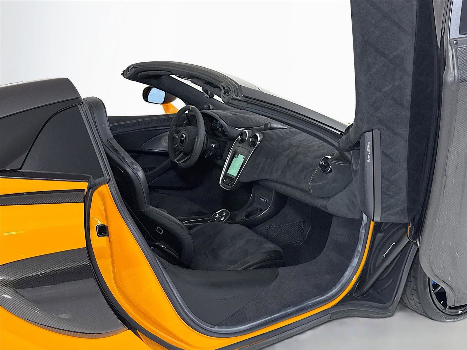 Used 2020 McLaren 600LT Spider image 24