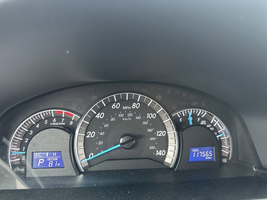 Used 2014 Toyota Camry SE FWD image 17