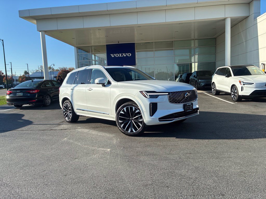 Certified 2026 Volvo XC90 B6 Plus AWD/4WD image 3
