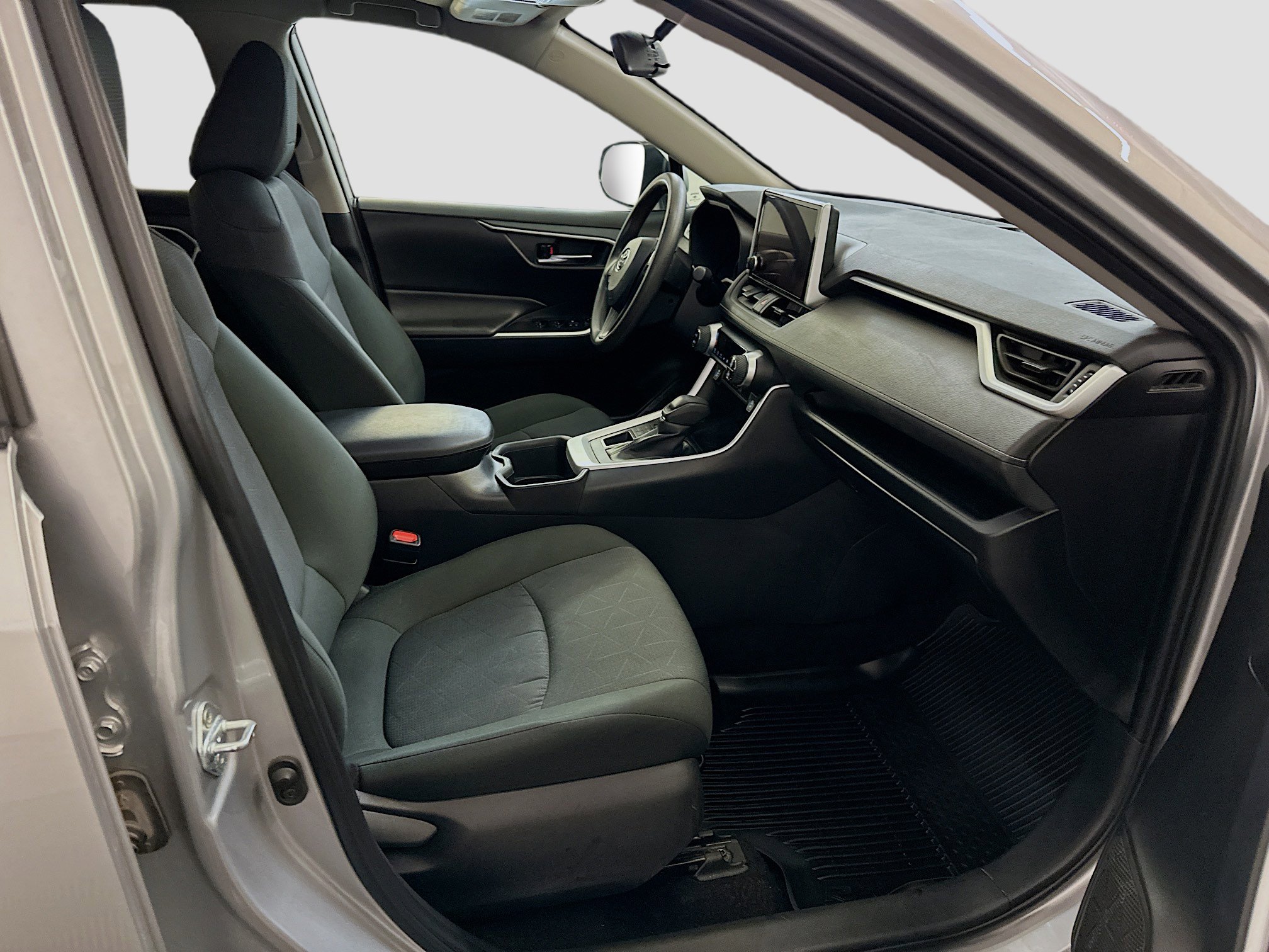 Used 2024 Toyota RAV4 XLE image 34