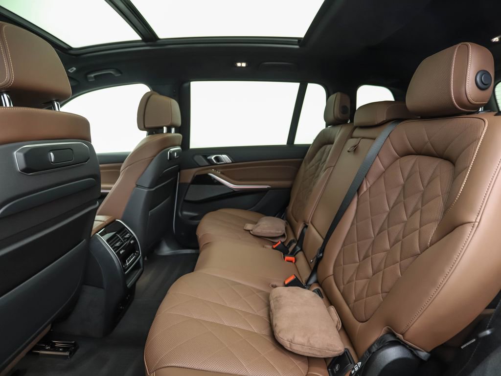 Used 2023 BMW X7 xDrive40i w/ M Sport Package image 22