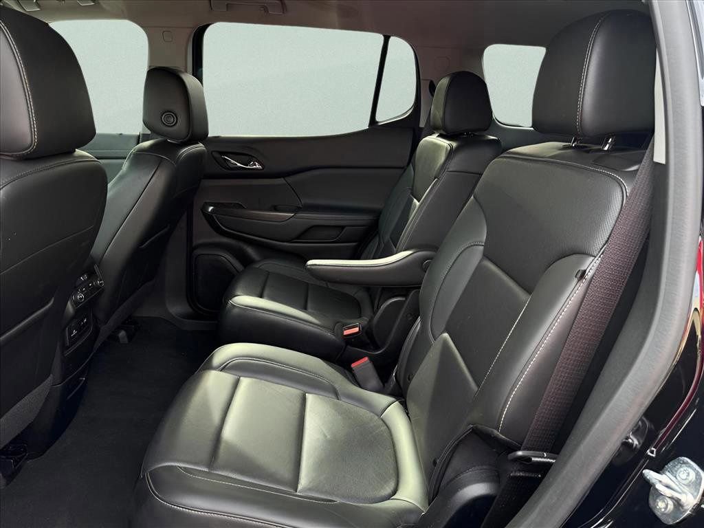 Used 2023 GMC Acadia SLT image 16