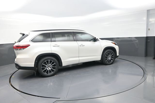 Used 2018 Toyota Highlander SE AWD/4WD image 9