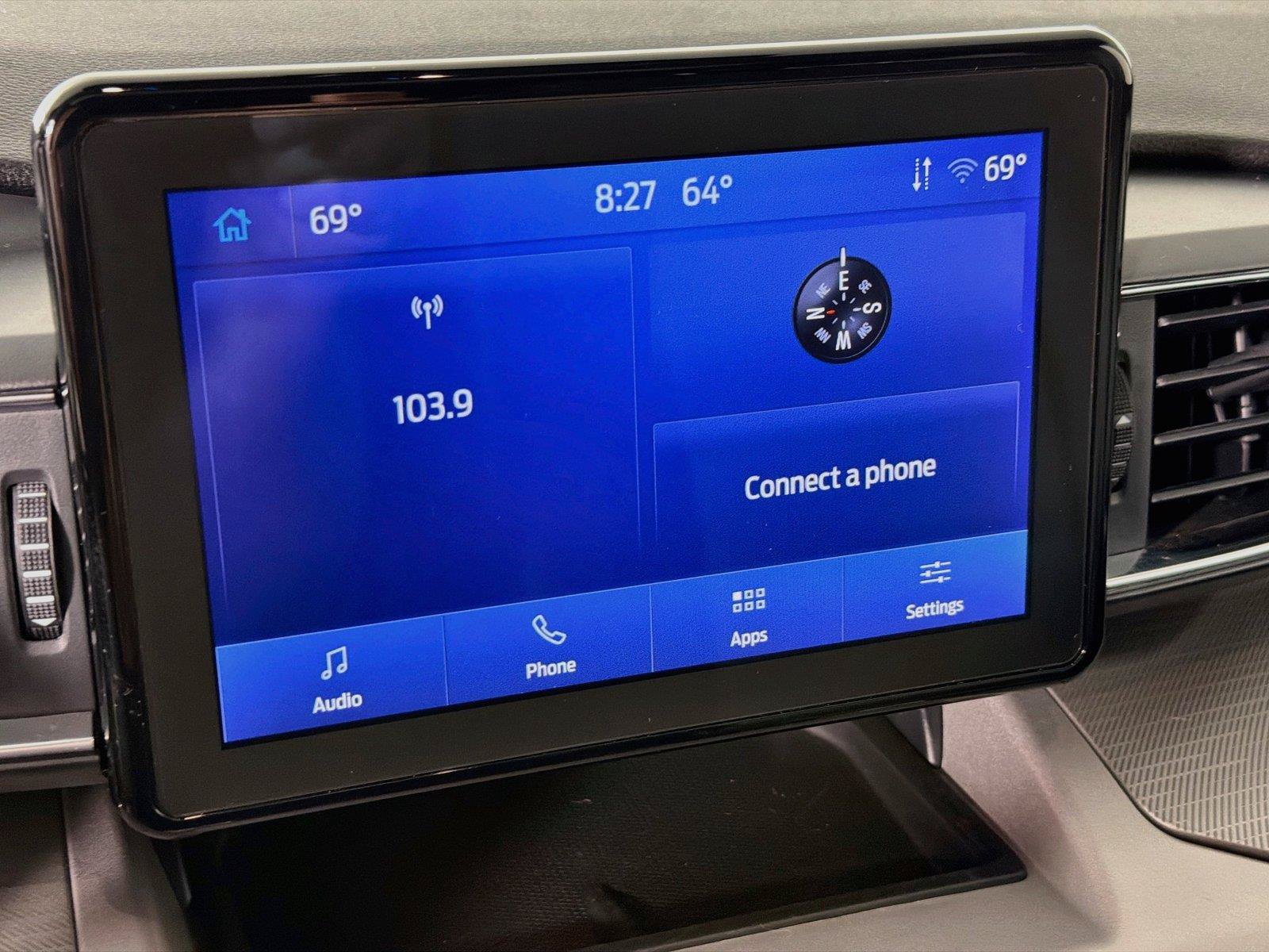 Used 2023 Ford Explorer XLT w/ Equipment Group 202A AWD/4WD image 19
