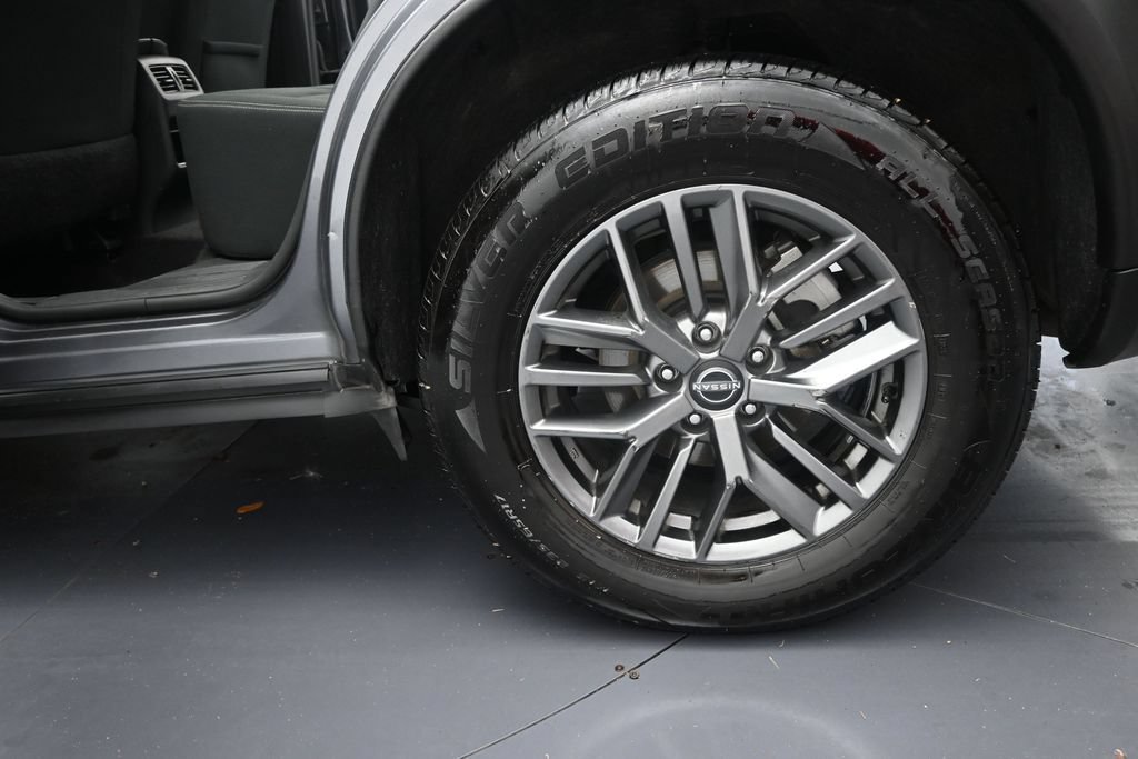 Used 2024 Nissan Rogue S FWD image 42