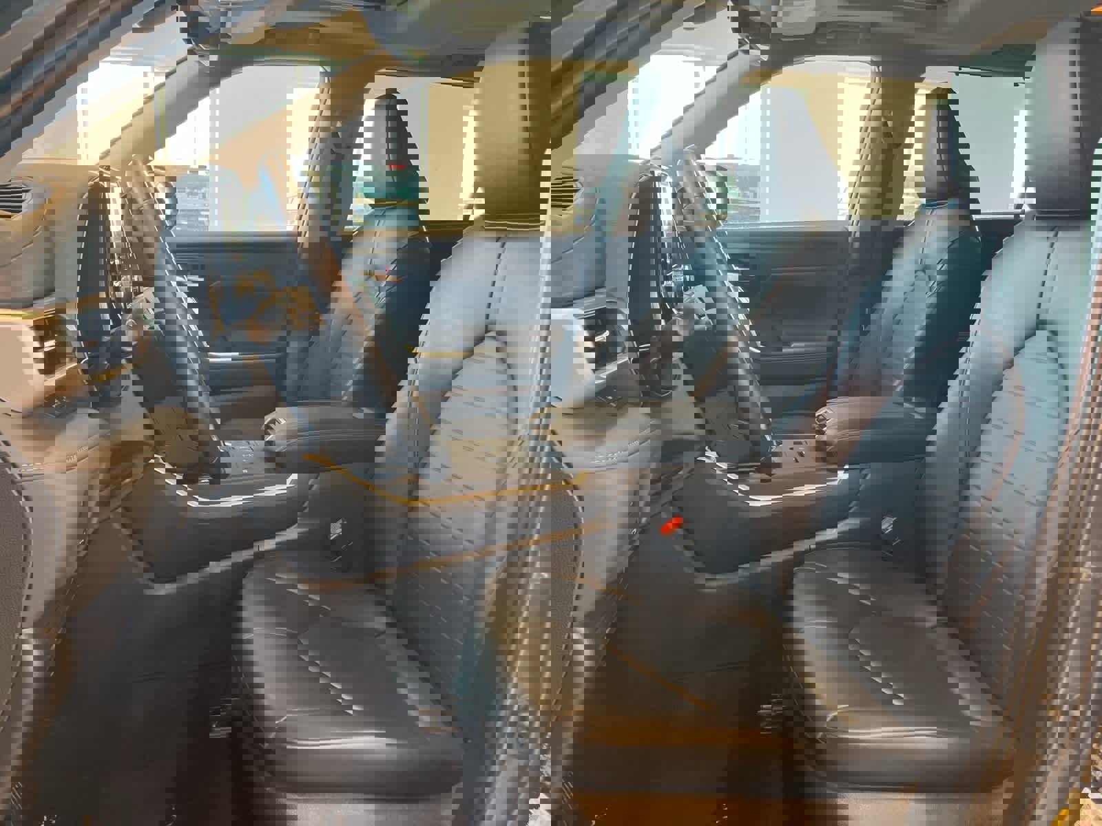 Used 2023 Toyota Highlander XLE image 12