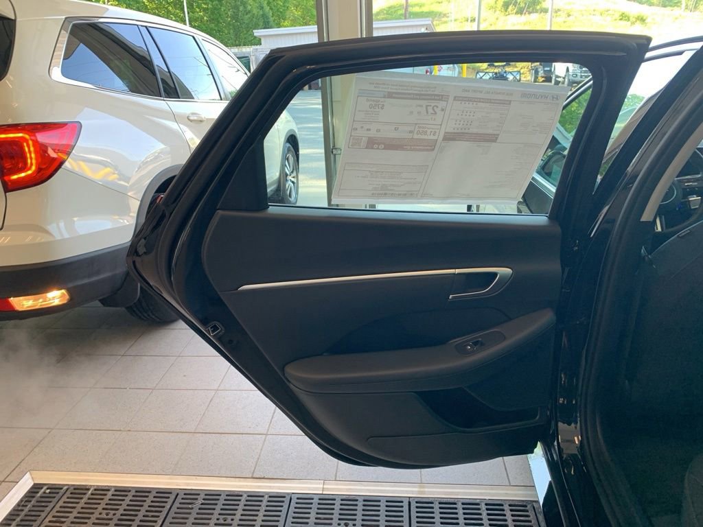 New 2026 Hyundai Sonata SEL AWD/4WD image 11