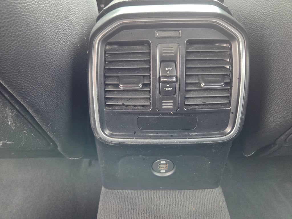 Used 2018 Porsche Macan AWD/4WD image 26