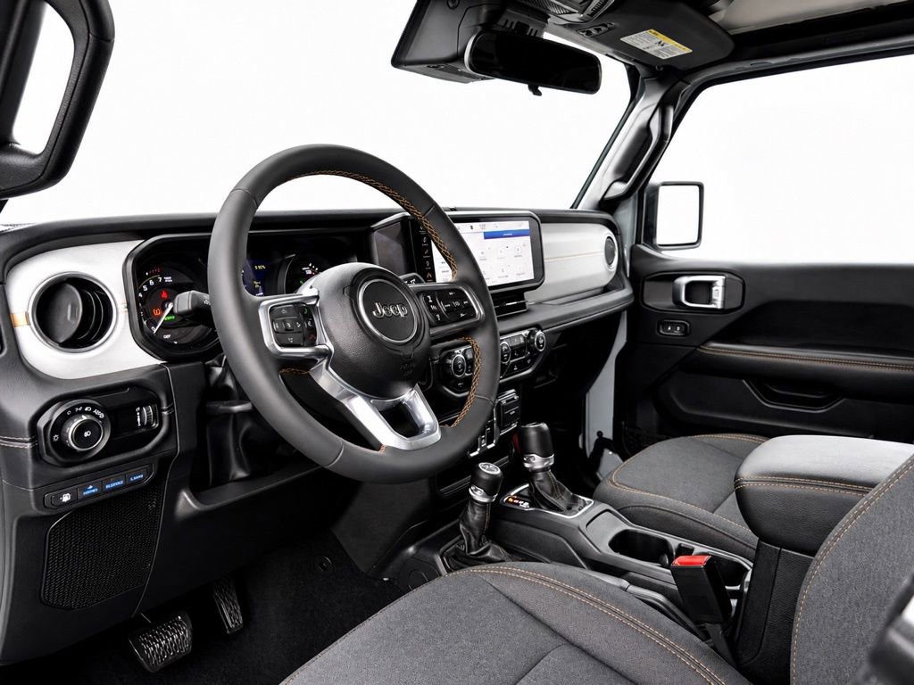 Used 2024 Jeep Wrangler Unlimited Sahara AWD/4WD image 14