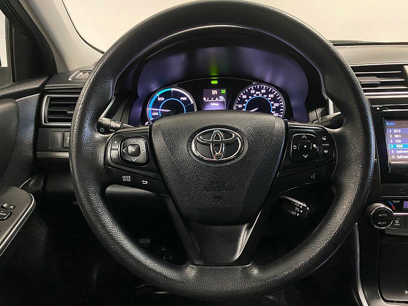 Used 2015 Toyota Camry LE image 16