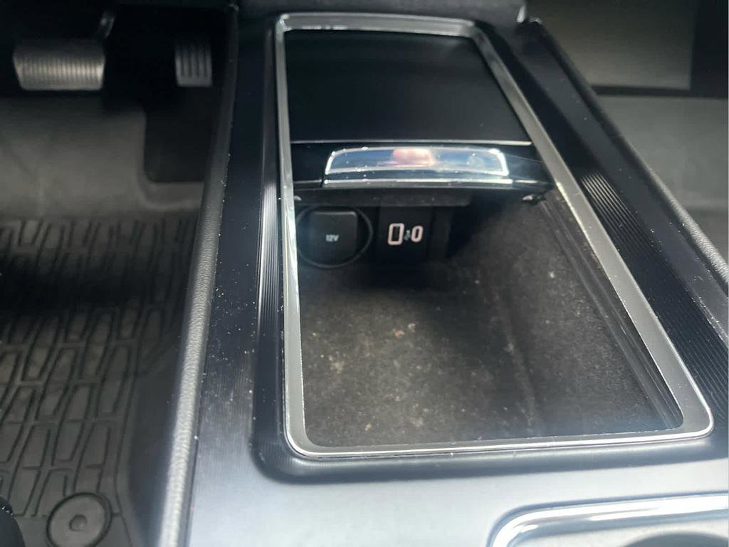 Used 2023 Lincoln Corsair Reserve w/ Jet Appearance Package image 39