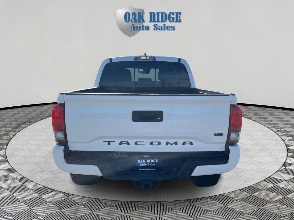 Used 2019 Toyota Tacoma TRD Sport image 6