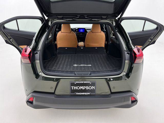 Certified 2025 Lexus UX 300h AWD w/ Accessory Package (Z1) image 28