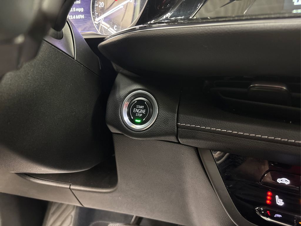 Used 2023 Buick Envision Essence image 29