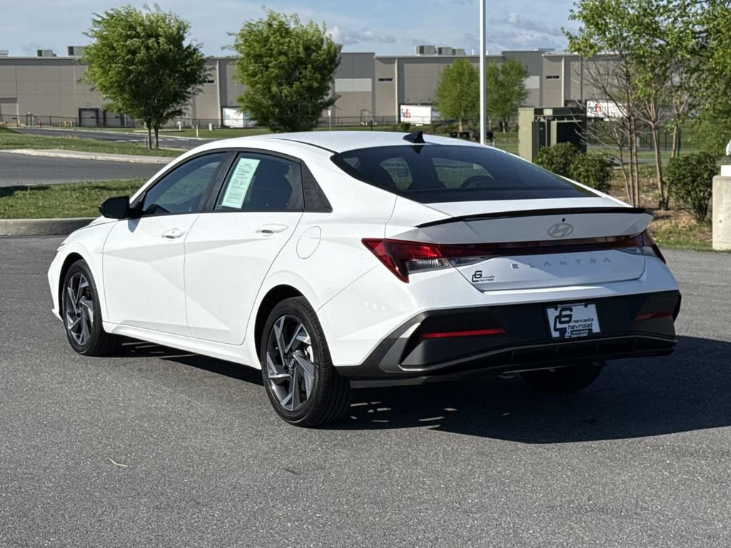 Used 2025 Hyundai Elantra Sport FWD image 27