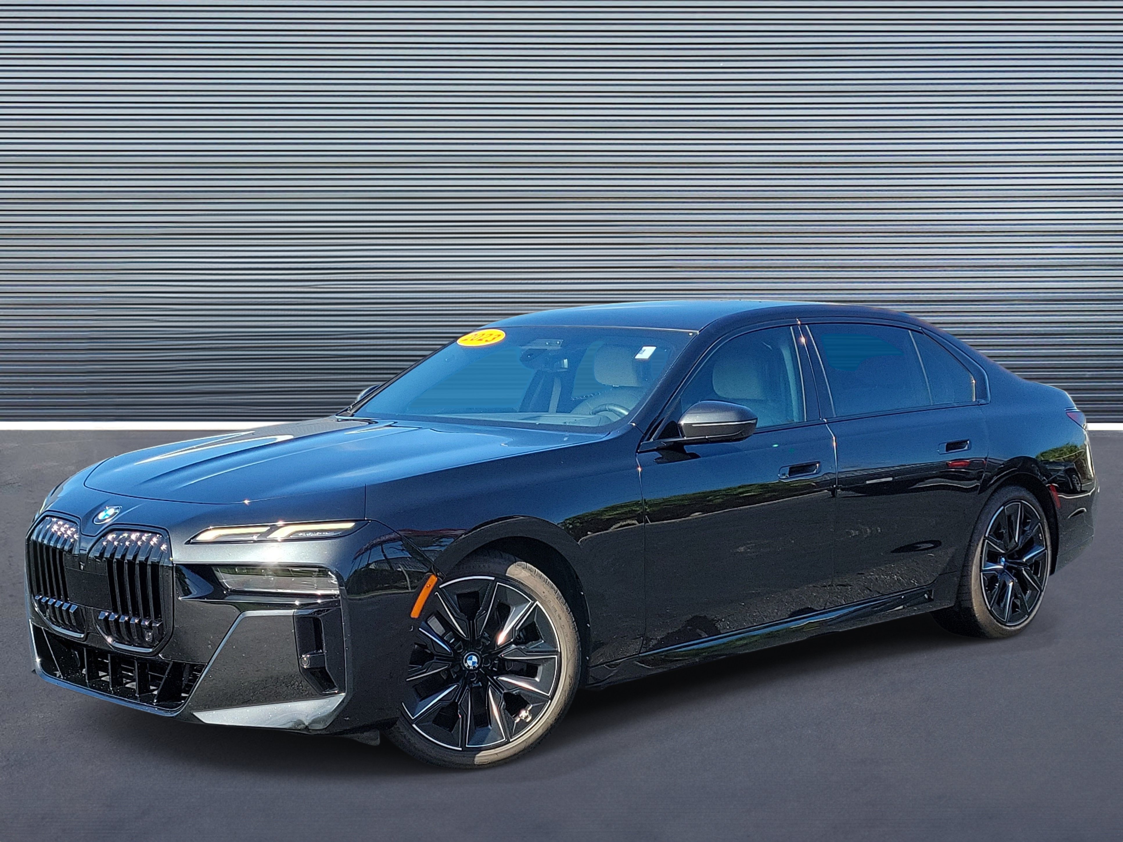 Used 2023 BMW 740i RWD image 1