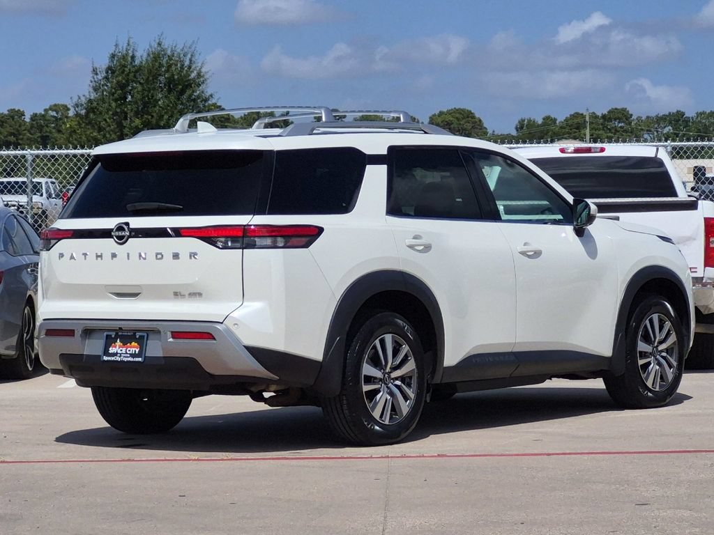 Used 2023 Nissan Pathfinder SL AWD/4WD image 6