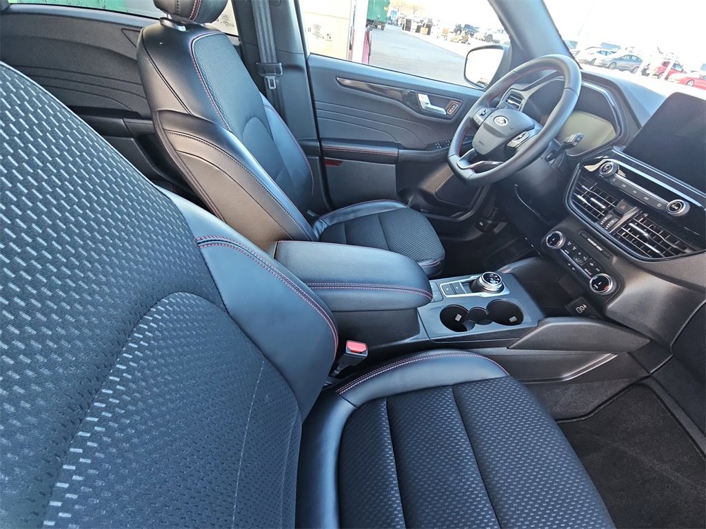 Used 2025 Ford Escape ST-Line image 10