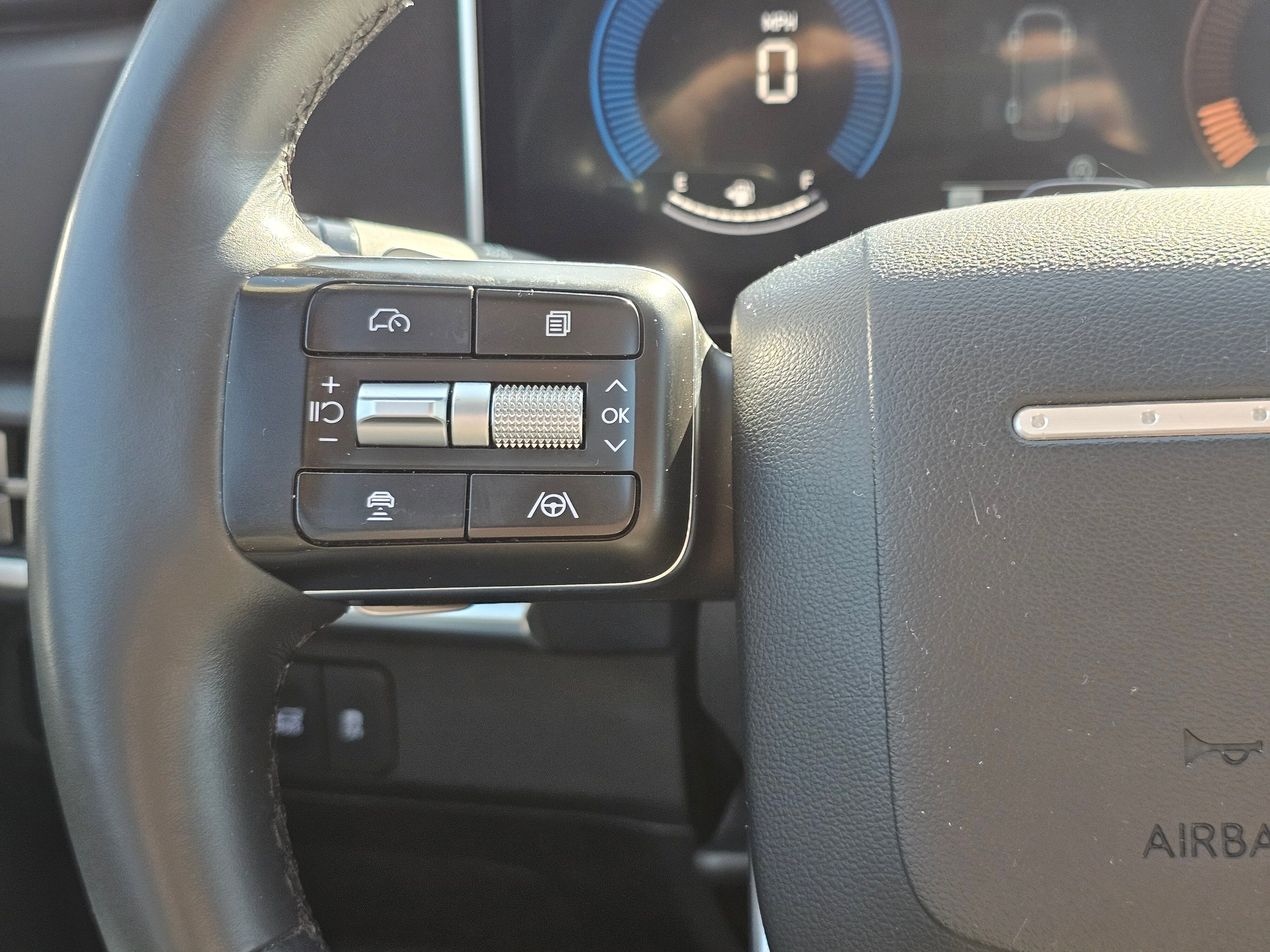 Used 2024 Hyundai Santa Fe SEL image 30