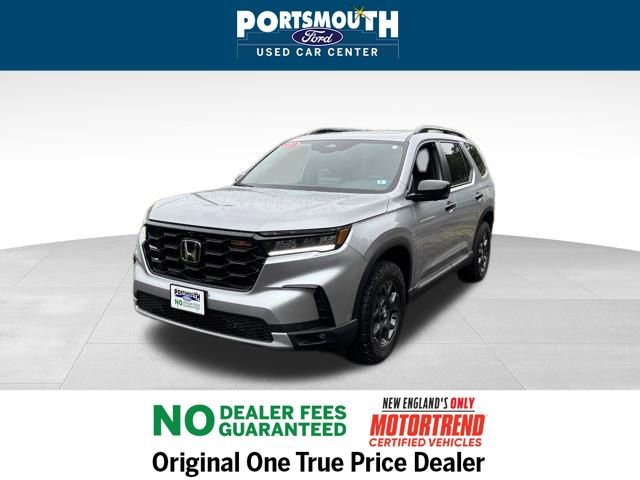 Used 2025 Honda Pilot TrailSport image 16