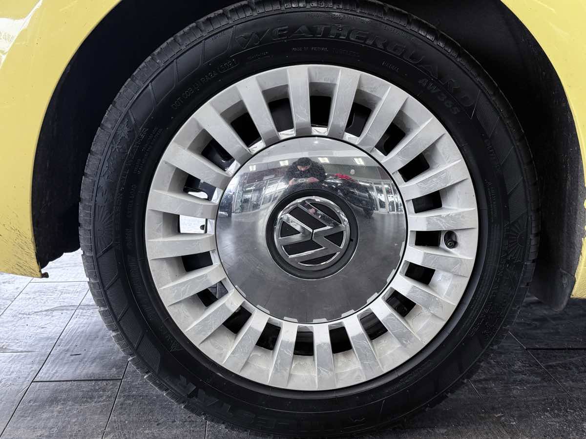 Used 2013 Volkswagen Beetle 2.5 image 32