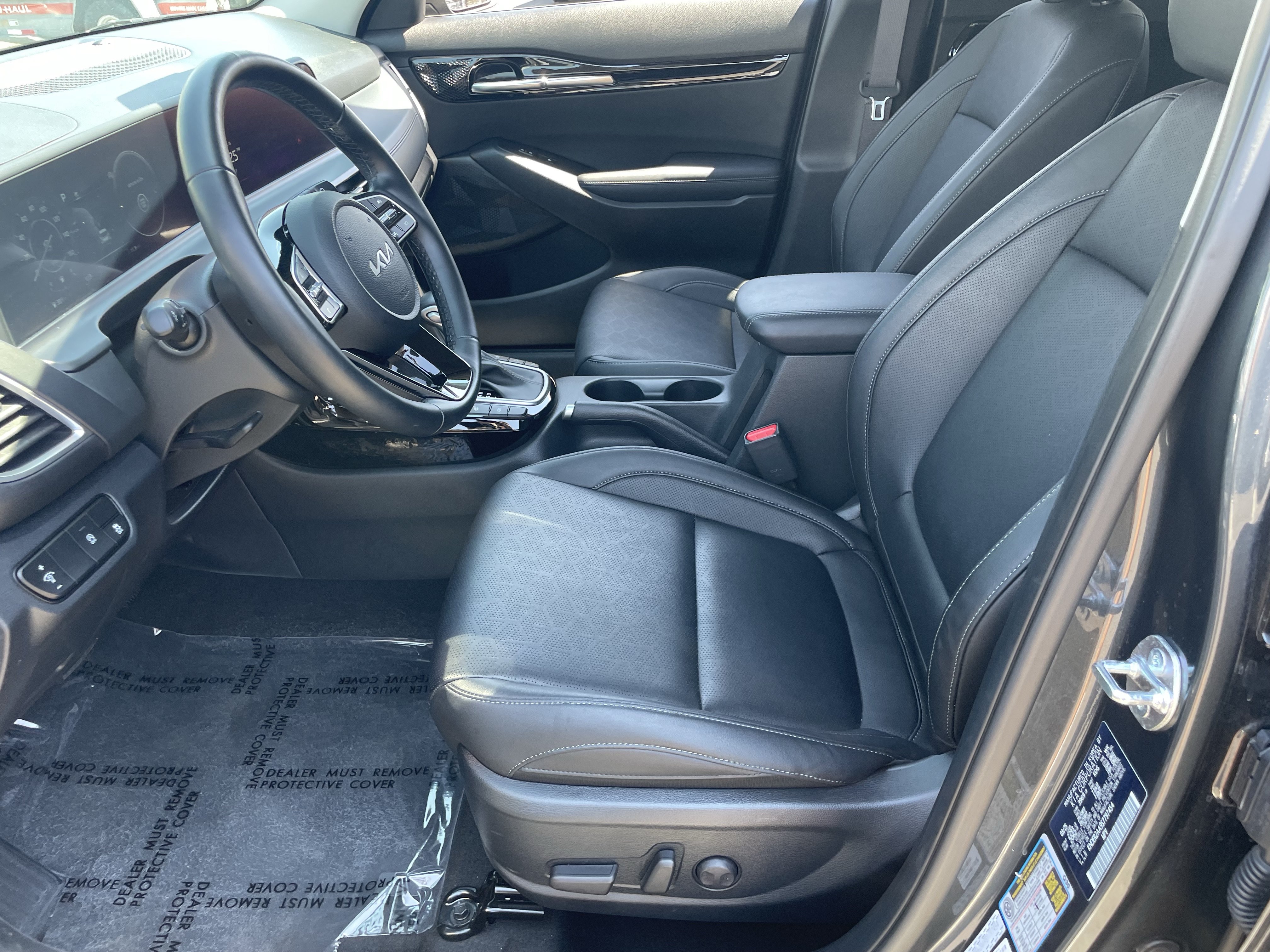 Certified 2025 Kia Seltos EX w/ EX Sunroof Package FWD image 17