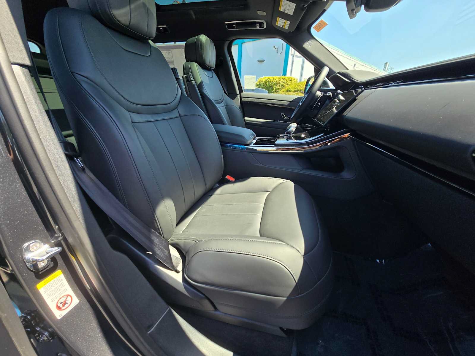 New 2025 Land Rover Range Rover Sport Dynamic SE AWD/4WD image 12