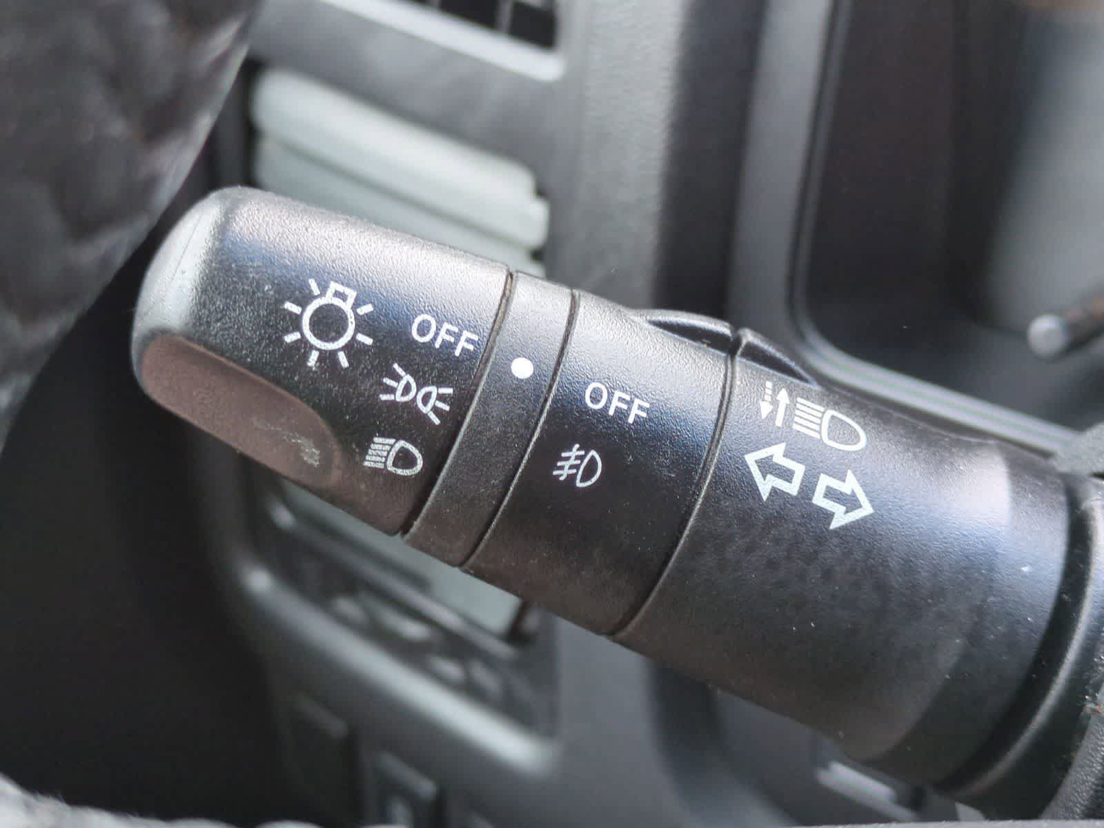 Used 2011 Nissan Titan SV w/ SV Value Truck Pkg AWD/4WD image 26