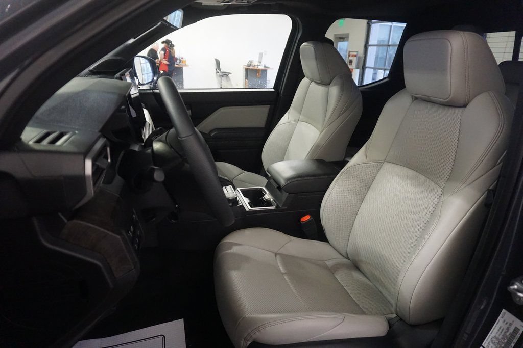 Certified 2025 Toyota Tacoma Limited AWD/4WD image 19