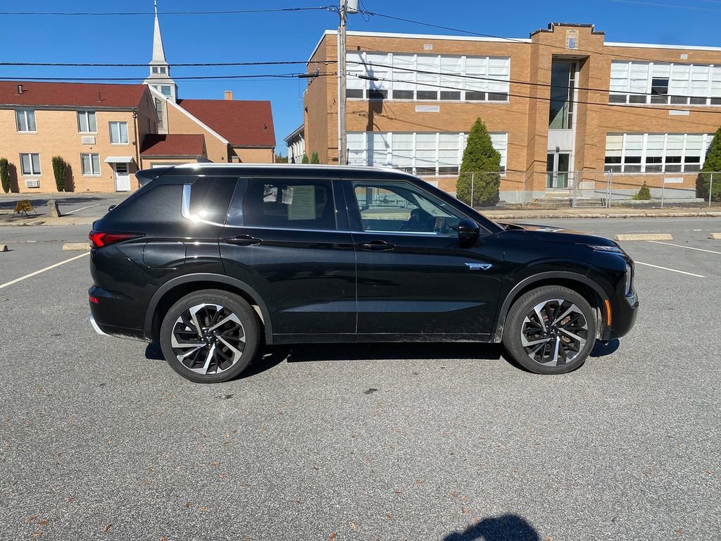 Used 2023 Mitsubishi Outlander SEL image 4