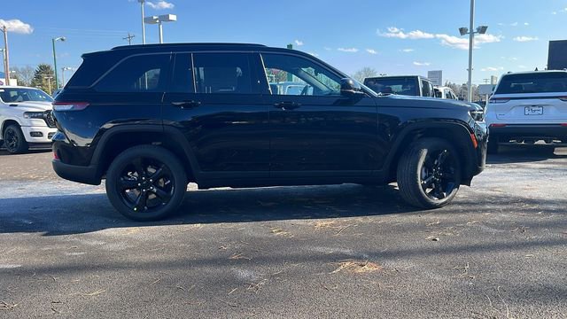 New 2026 Jeep Grand Cherokee Limited w/ Limited Altitude Package AWD/4WD image 3