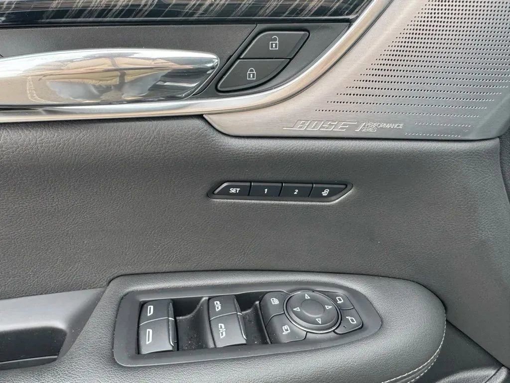 Used 2024 Cadillac XT6 Premium Luxury w/ Technology Package image 12