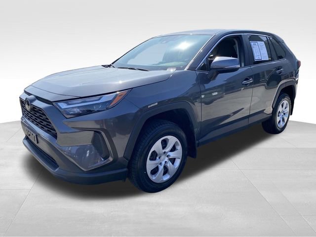 Used 2024 Toyota RAV4 LE AWD/4WD image 6