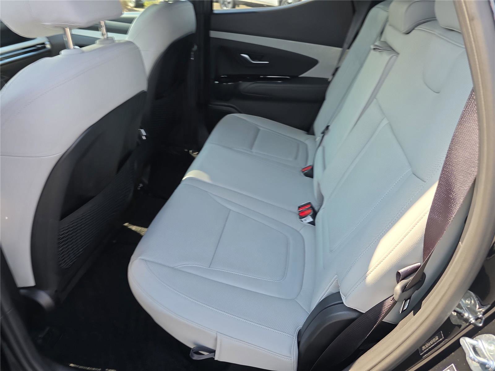 Certified 2025 Hyundai Santa Cruz Limited AWD/4WD image 16