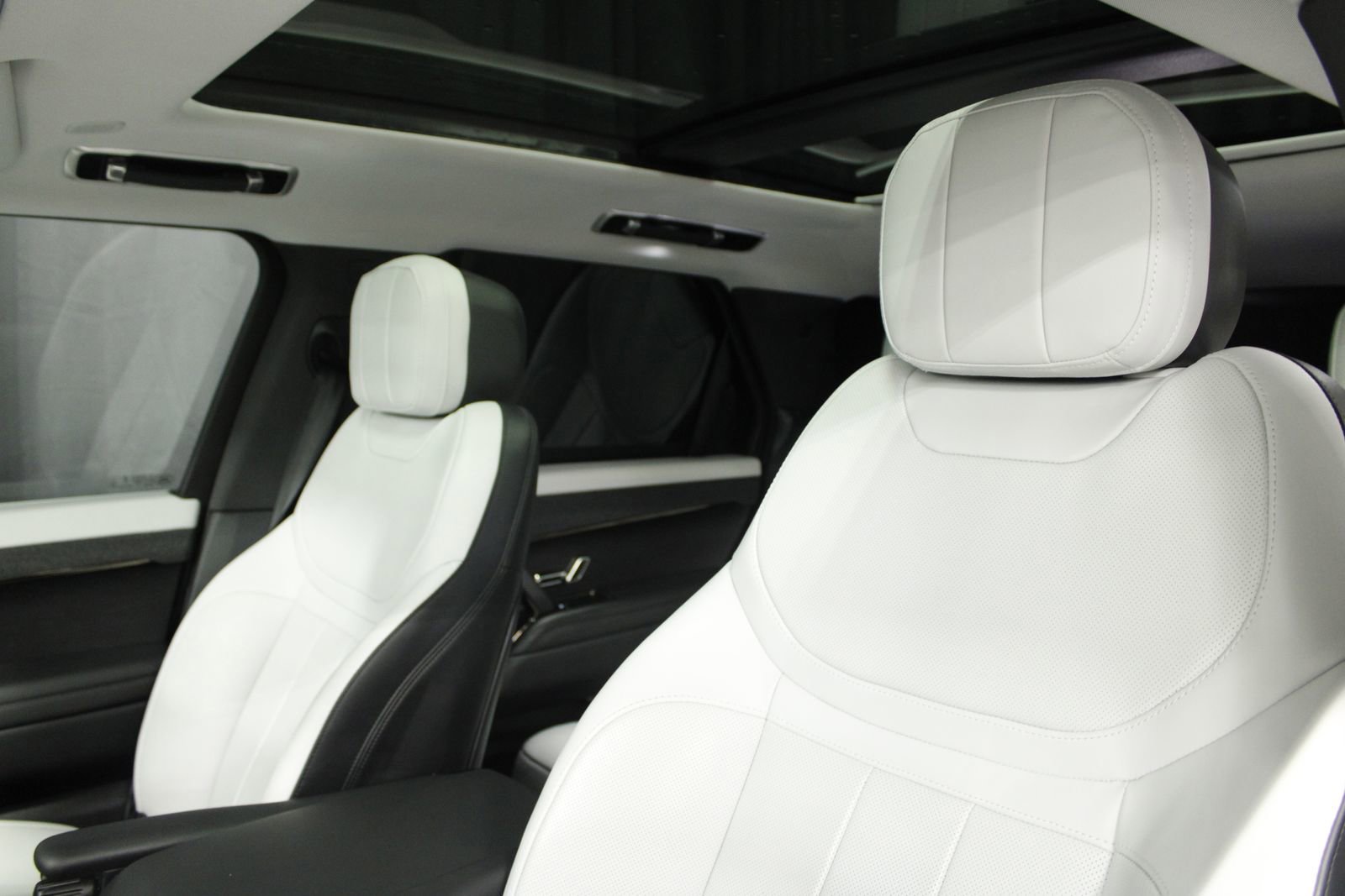 Used 2025 Land Rover Range Rover Sport Dynamic SE image 5