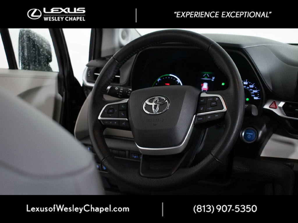 Used 2021 Toyota Sienna XLE w/ XLE Plus Package AWD/4WD image 17