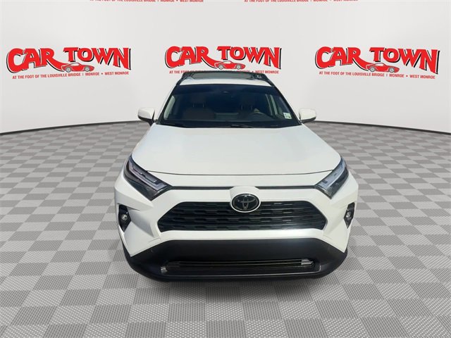 Used 2023 Toyota RAV4 XLE Premium image 3