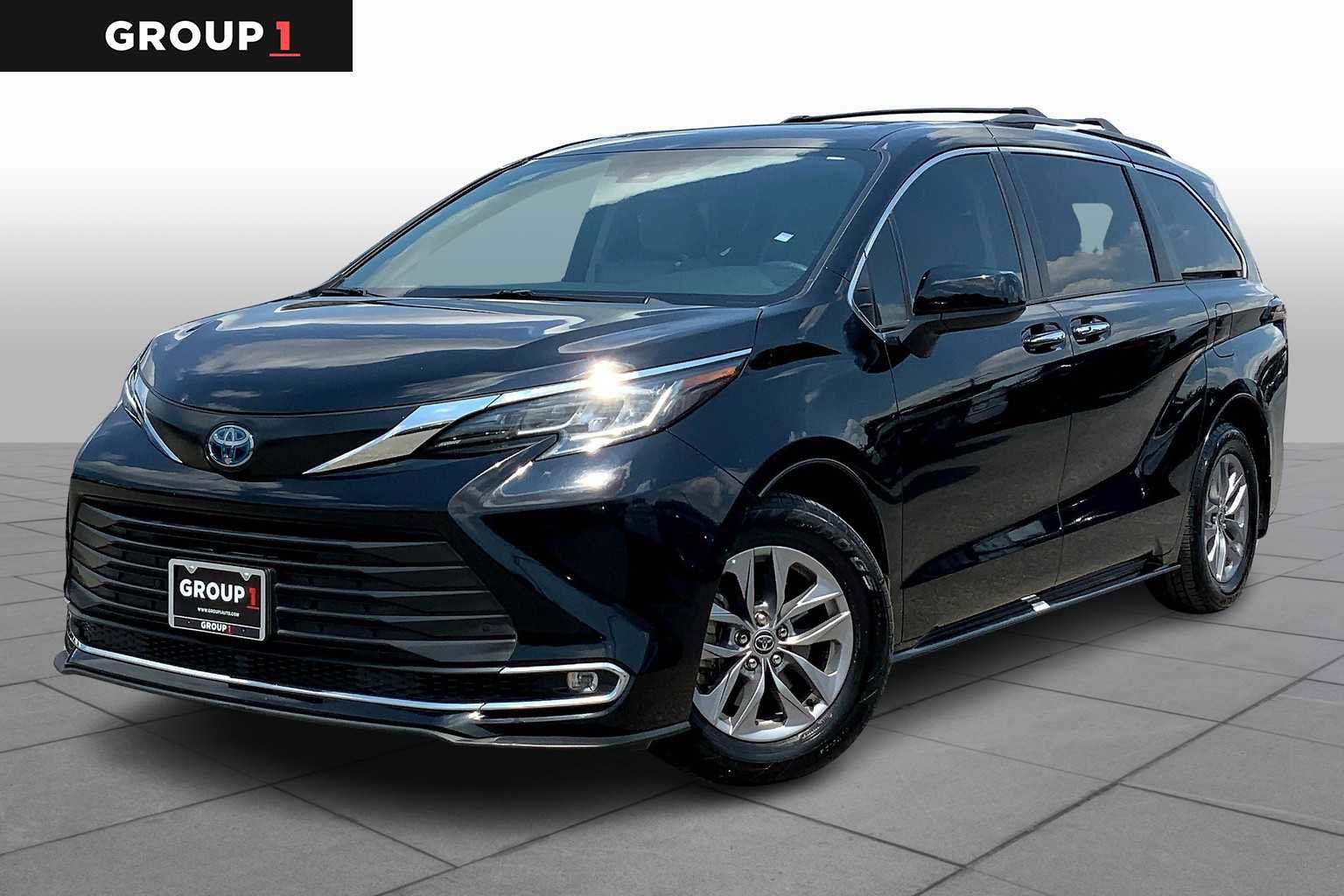 Used 2022 Toyota Sienna XLE
