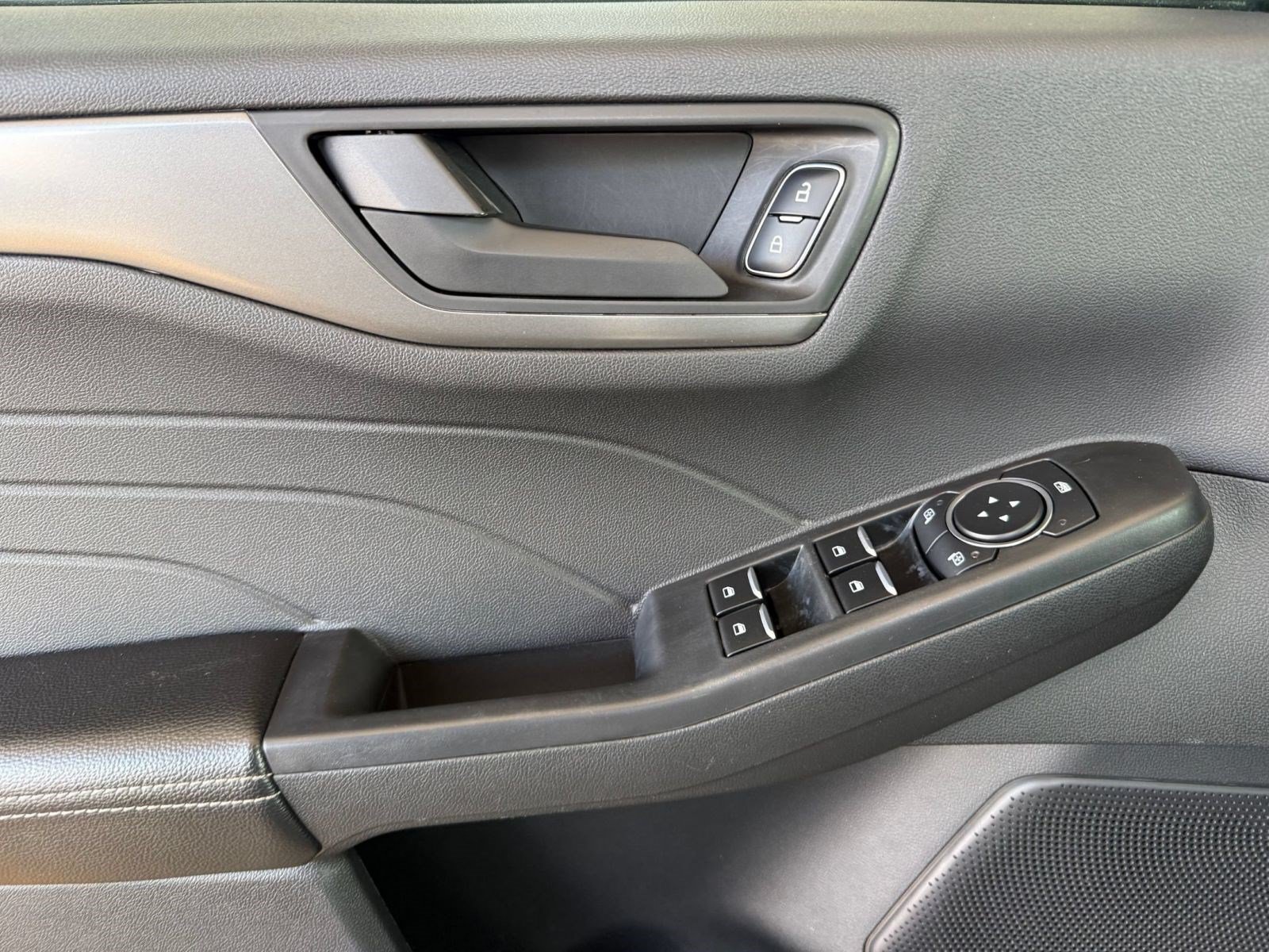 Certified 2025 Ford Escape Active FWD image 14