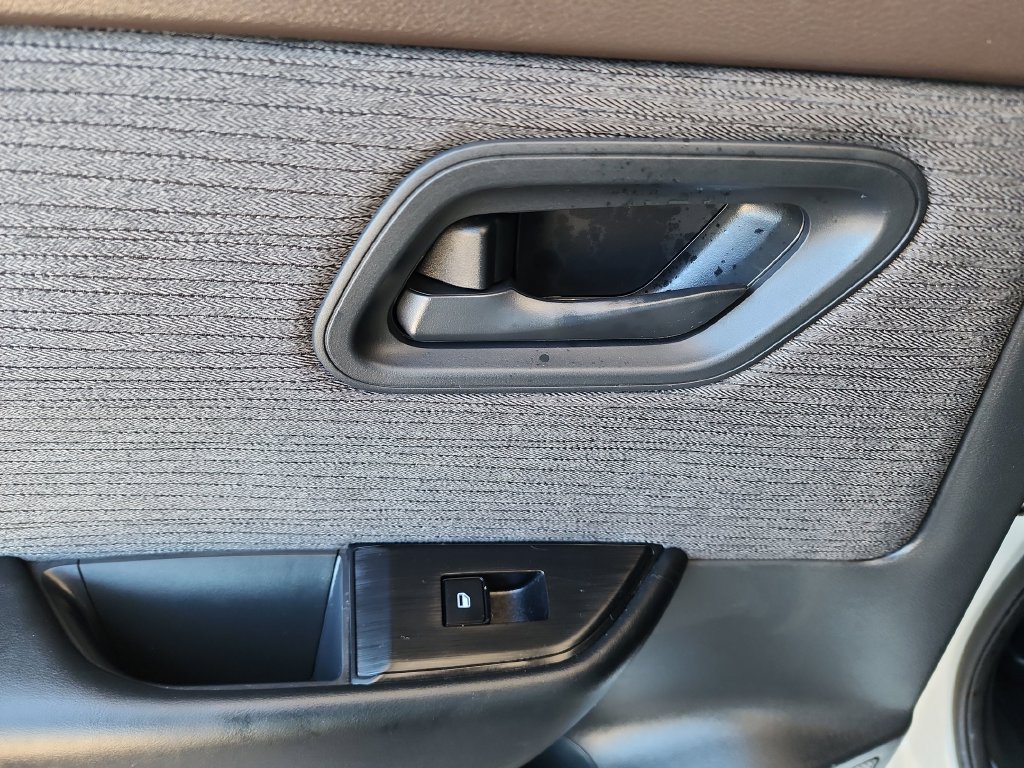 Used 2023 Nissan Rogue S FWD image 34
