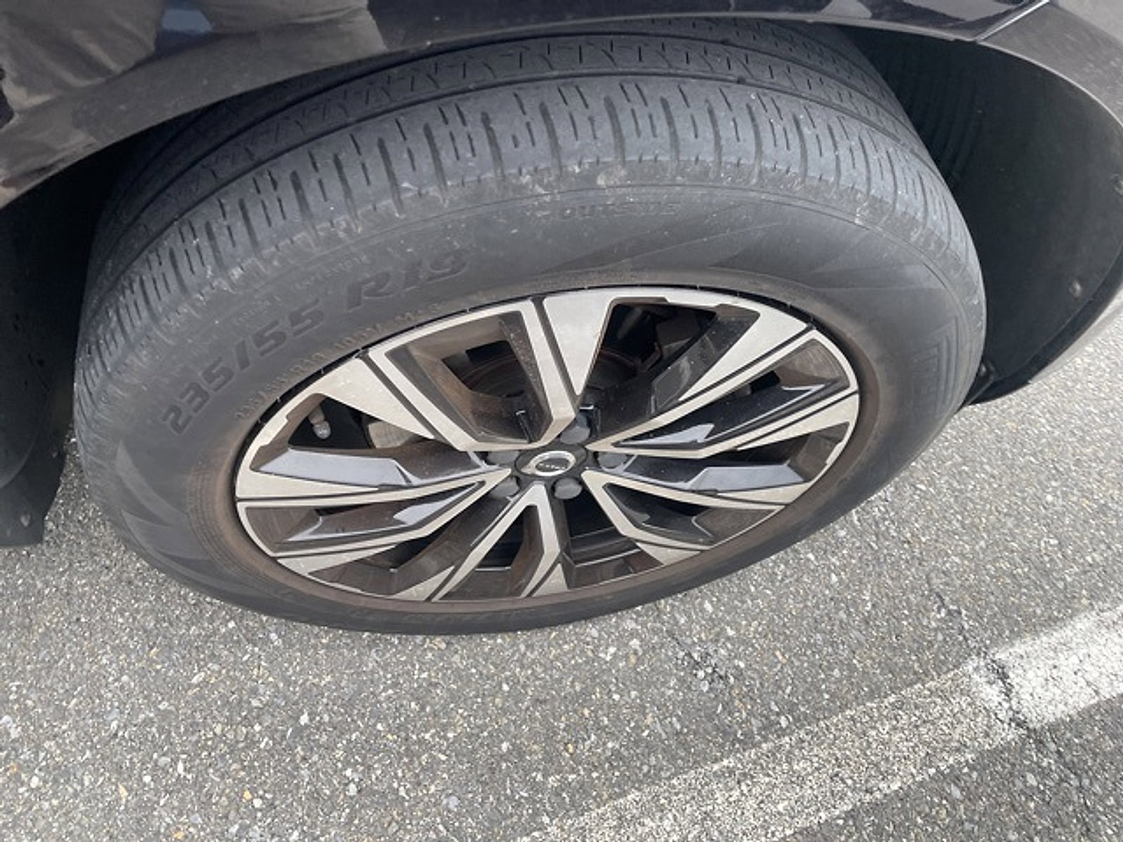 Used 2023 Volvo XC60 B5 Plus w/ Climate Package image 10