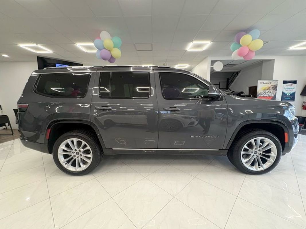 Used 2022 Jeep Wagoneer Series III w/ Premium Group I AWD/4WD image 5