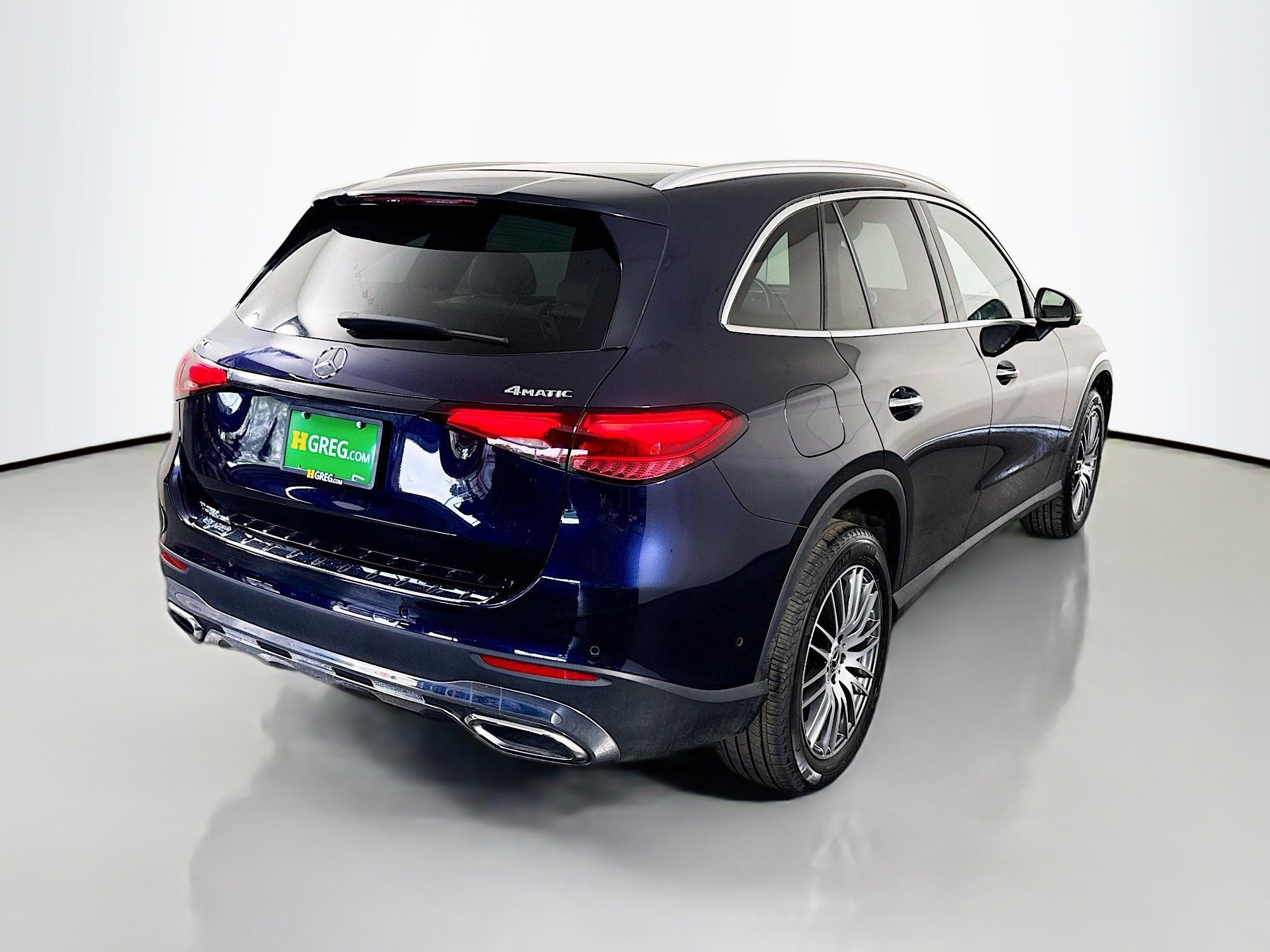Used 2023 Mercedes-Benz GLC 300 4MATIC w/ Exclusive Trim Package image 10