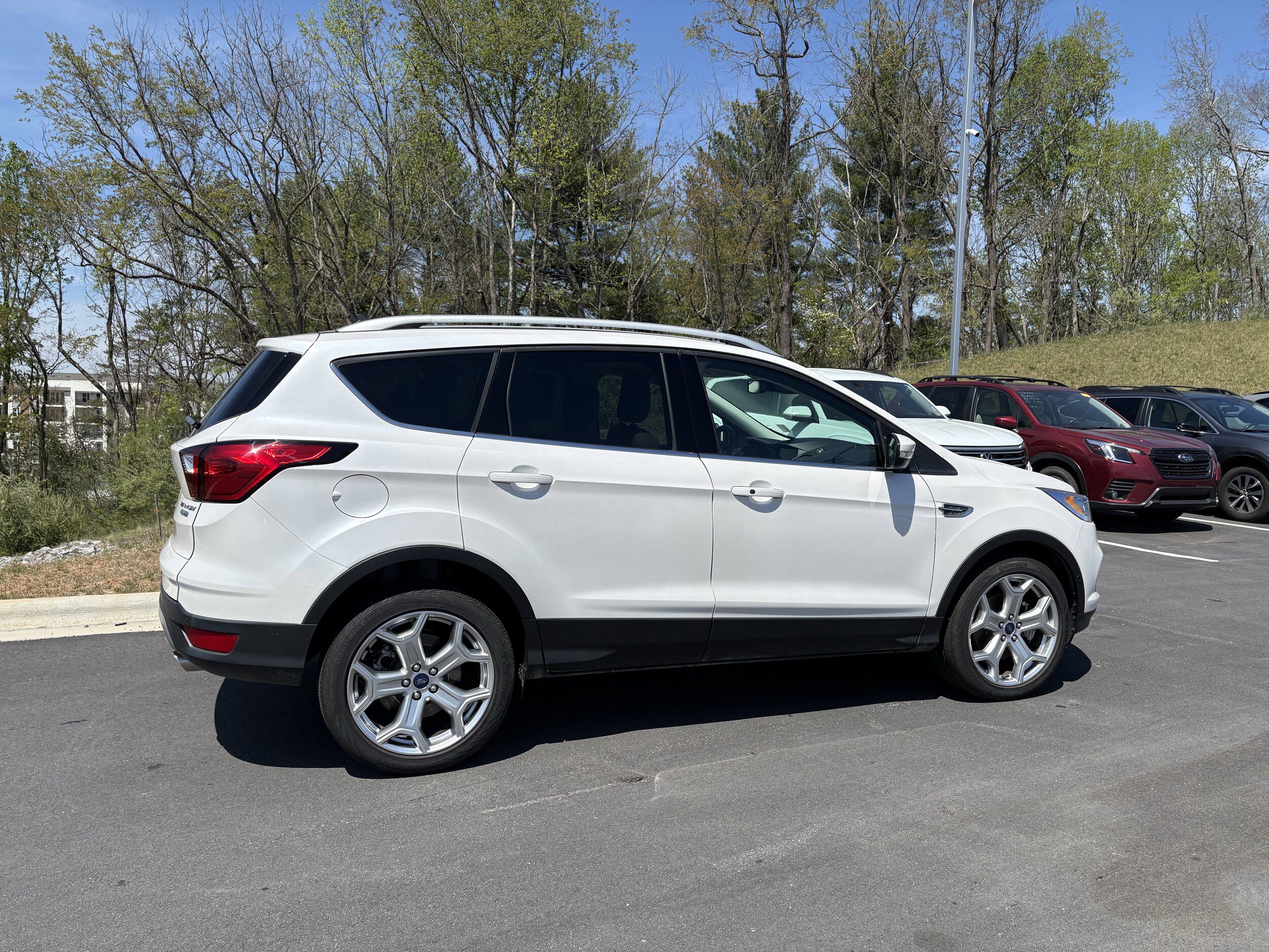 Used 2019 Ford Escape Titanium image 11