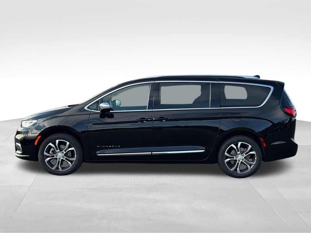 New 2026 Chrysler Pacifica Pinnacle w/ Trailer Tow Group AWD/4WD image 4