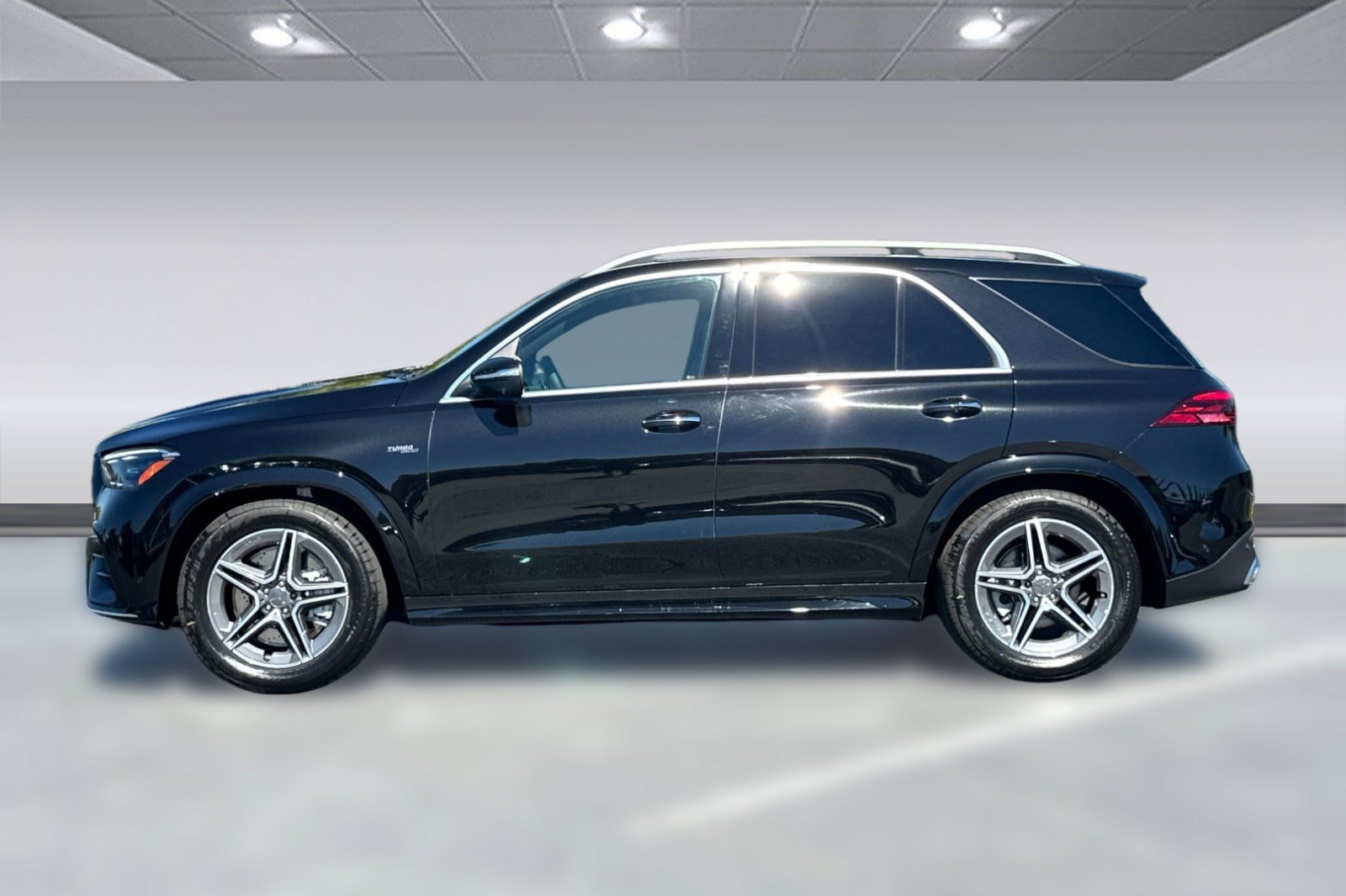 Used 2025 Mercedes-Benz GLE 53 AMG 4MATIC image 2