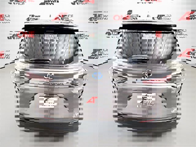 Certified 2023 Toyota Sienna XLE image 6