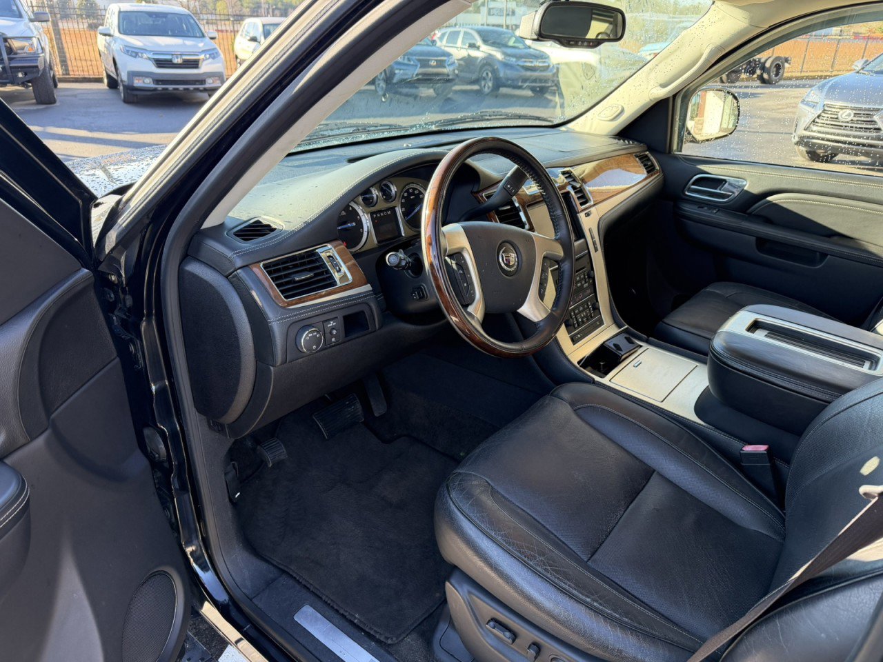 Used 2012 Cadillac Escalade ESV Platinum image 26