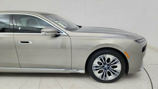 Used 2023 BMW i7 xDrive60 image 3