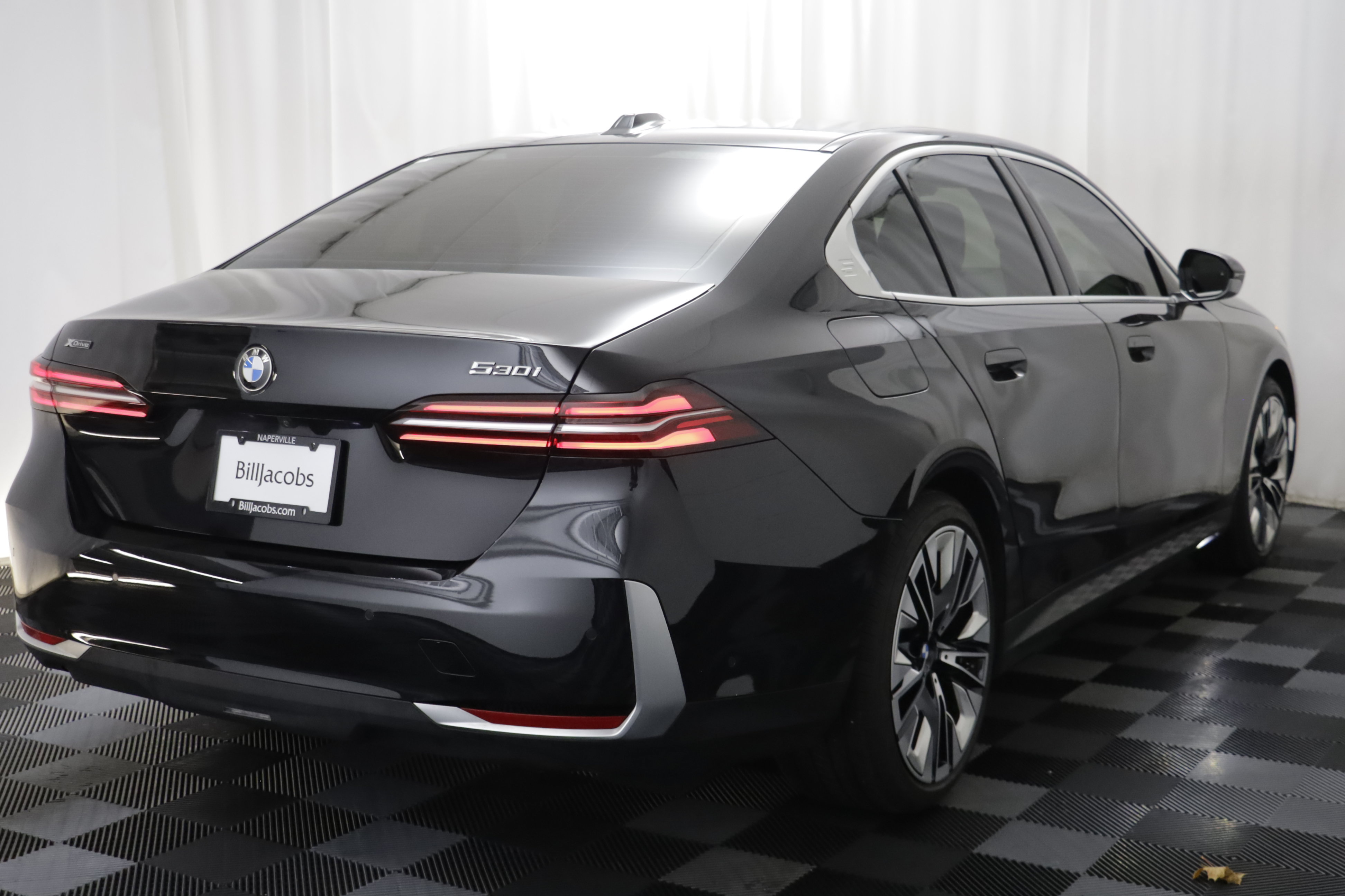 Used 2025 BMW 530i xDrive AWD/4WD image 16